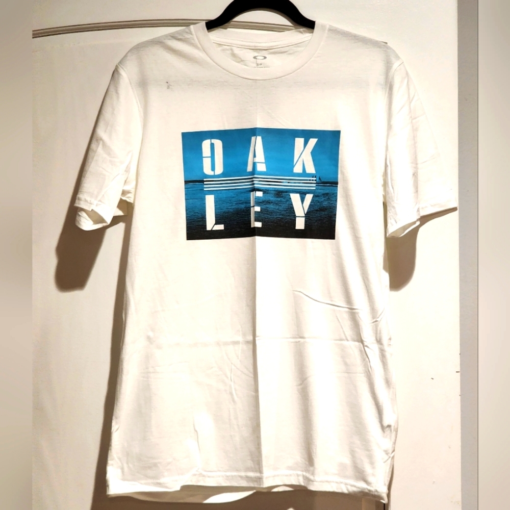 Men's Oakley Shirt